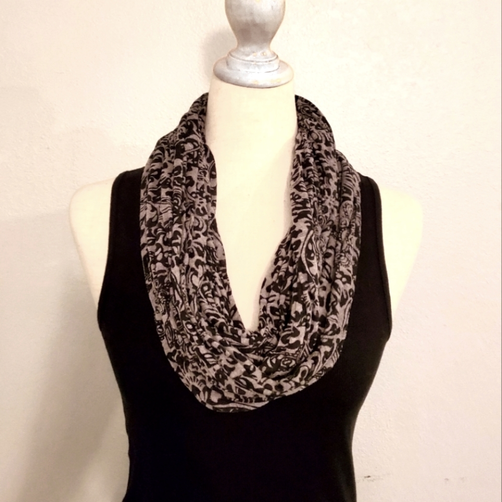 Patterned Infinity Scarf - Picture 2 of 3